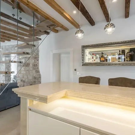 Berislavic Palace טרוגיר