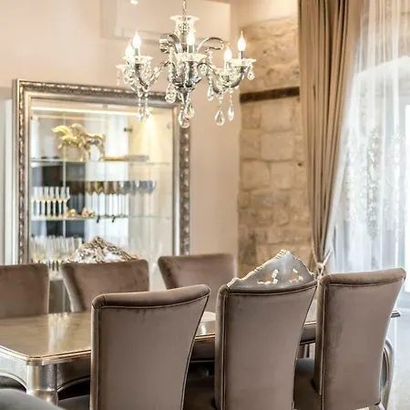 דירה Berislavic Palace *