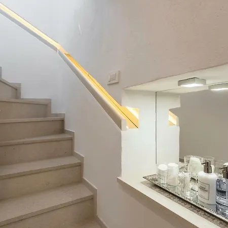 Berislavic Palace Apartment *