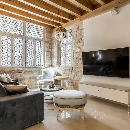 Berislavic Palace דירה *