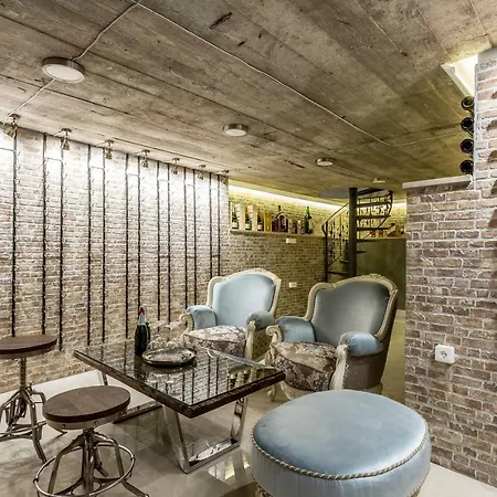 Berislavic Palace * טרוגיר