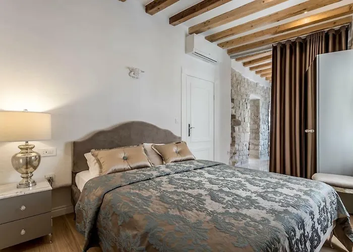 Berislavic Palace Apartament *