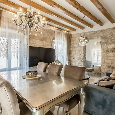 Berislavic Palace Apartment